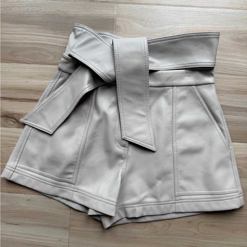 Women's Cream Tie-Waist Shorts - Picture 3 of 7